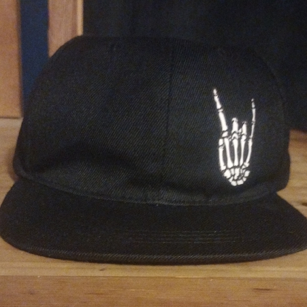 Black Cap with Skeleton Hand Design - Picture 4 of 8